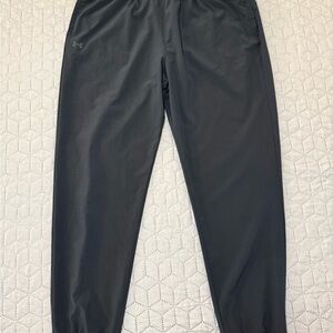 Under Armour UA Women’s Light weight Black Joggers, cuffed ankles, size large